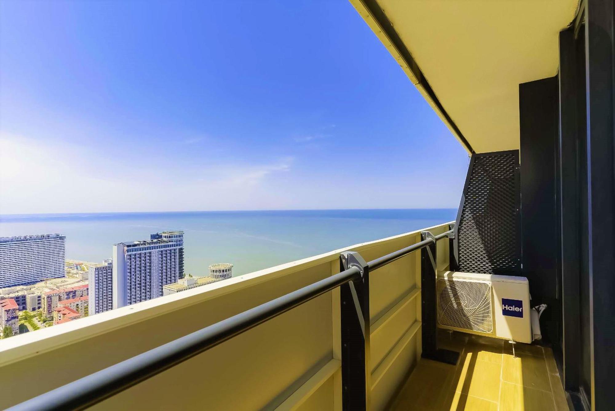 Luxury Beach Front Hotel Batumi Exterior photo