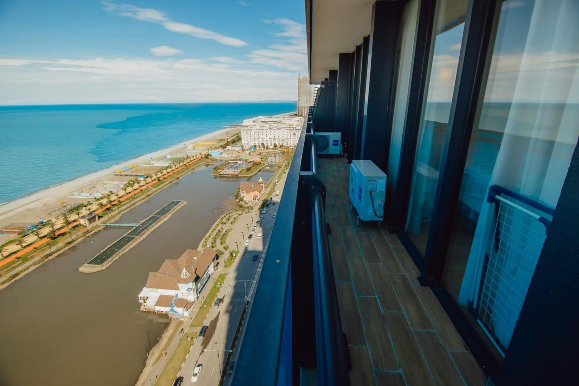 Luxury Beach Front Hotel Batumi Exterior photo