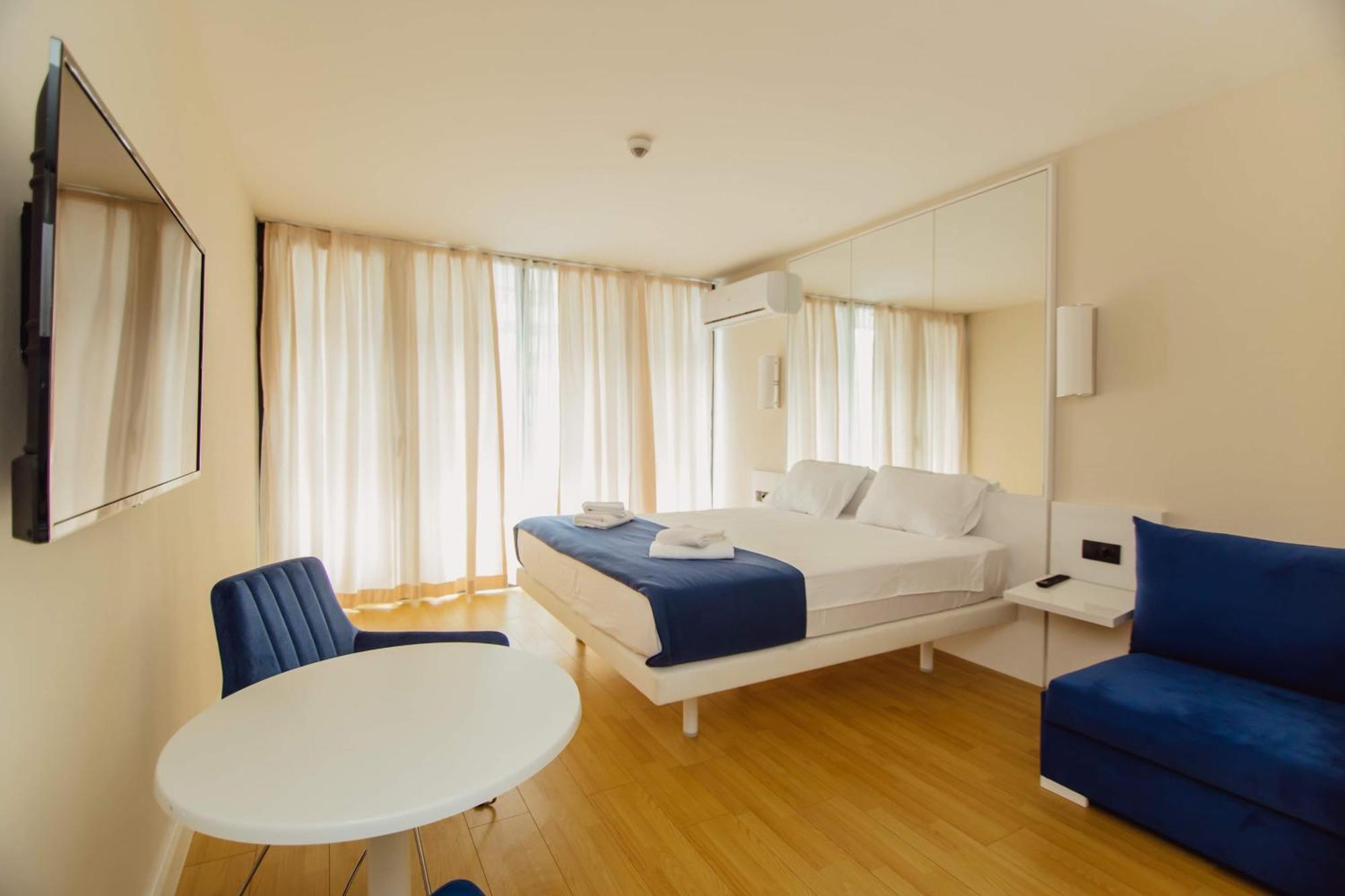 Luxury Beach Front Hotel Batumi Exterior photo